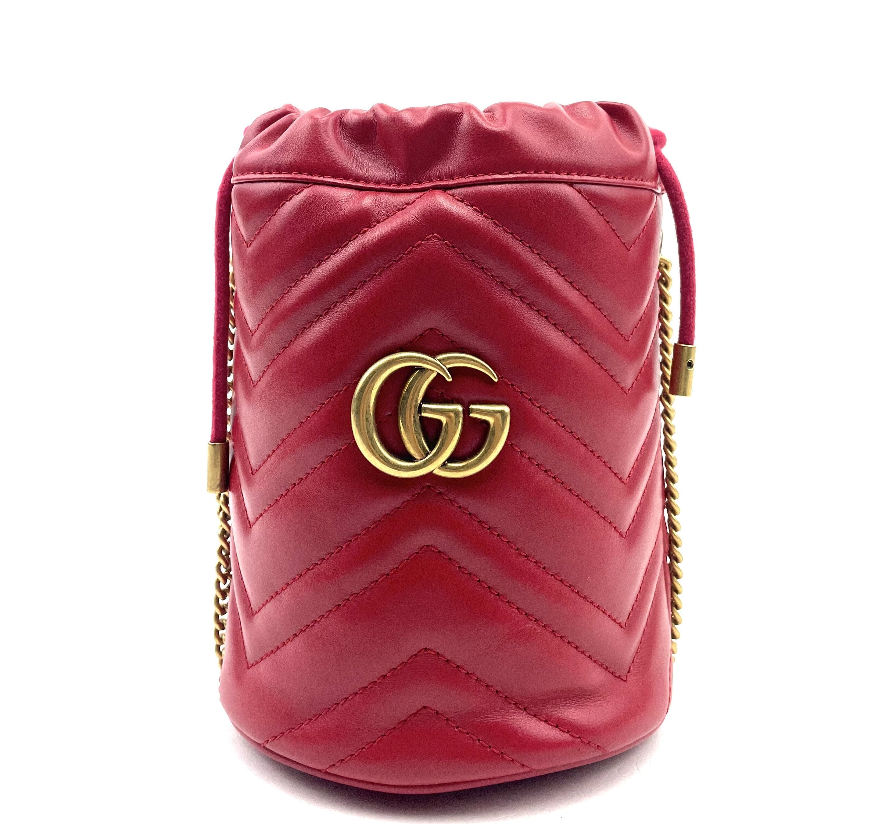 GUCCI Matelasse Mini GG Marmont 2.0 Bucket Bag Red