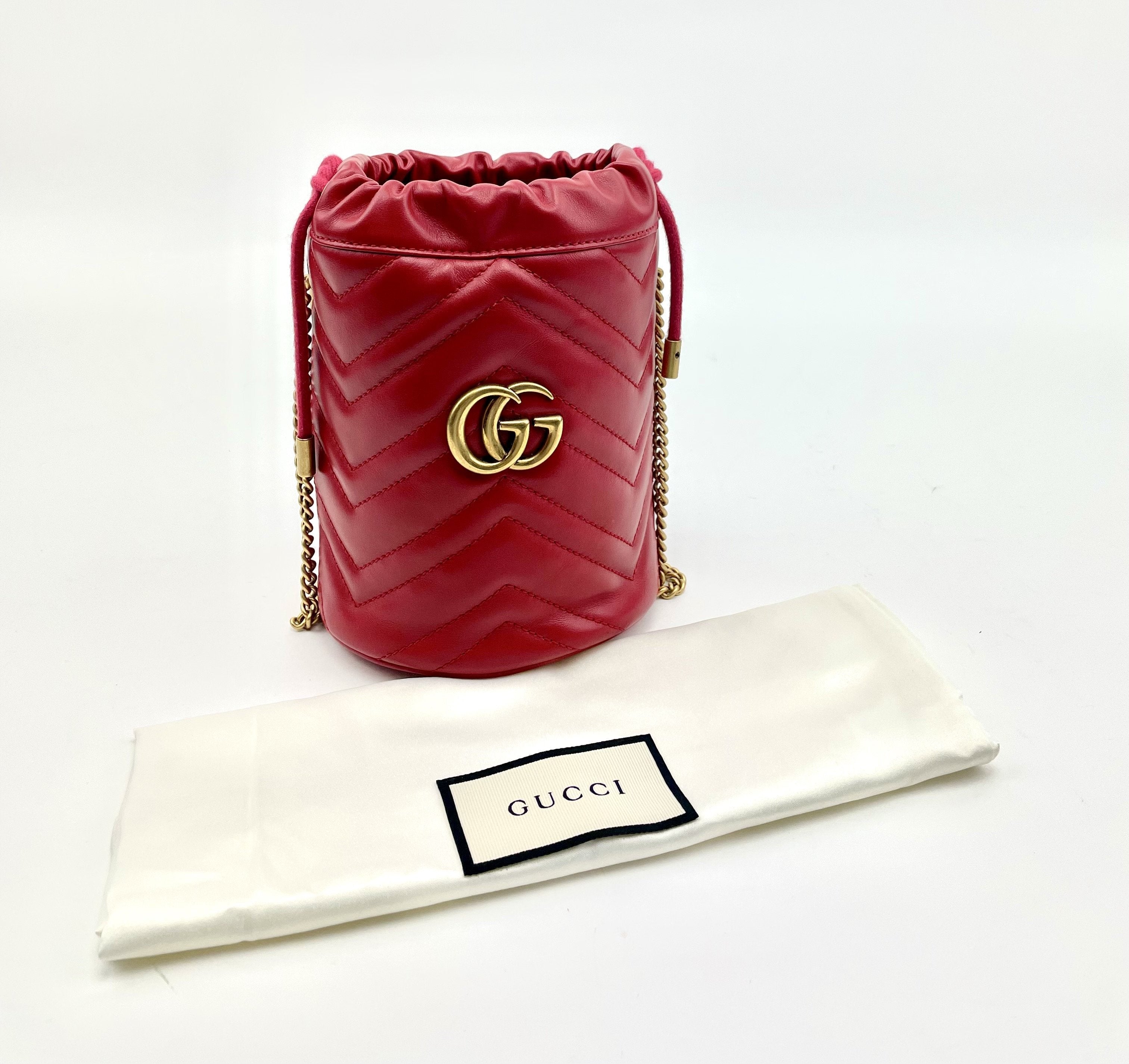 GUCCI Matelasse Mini GG Marmont 2.0 Bucket Bag Red