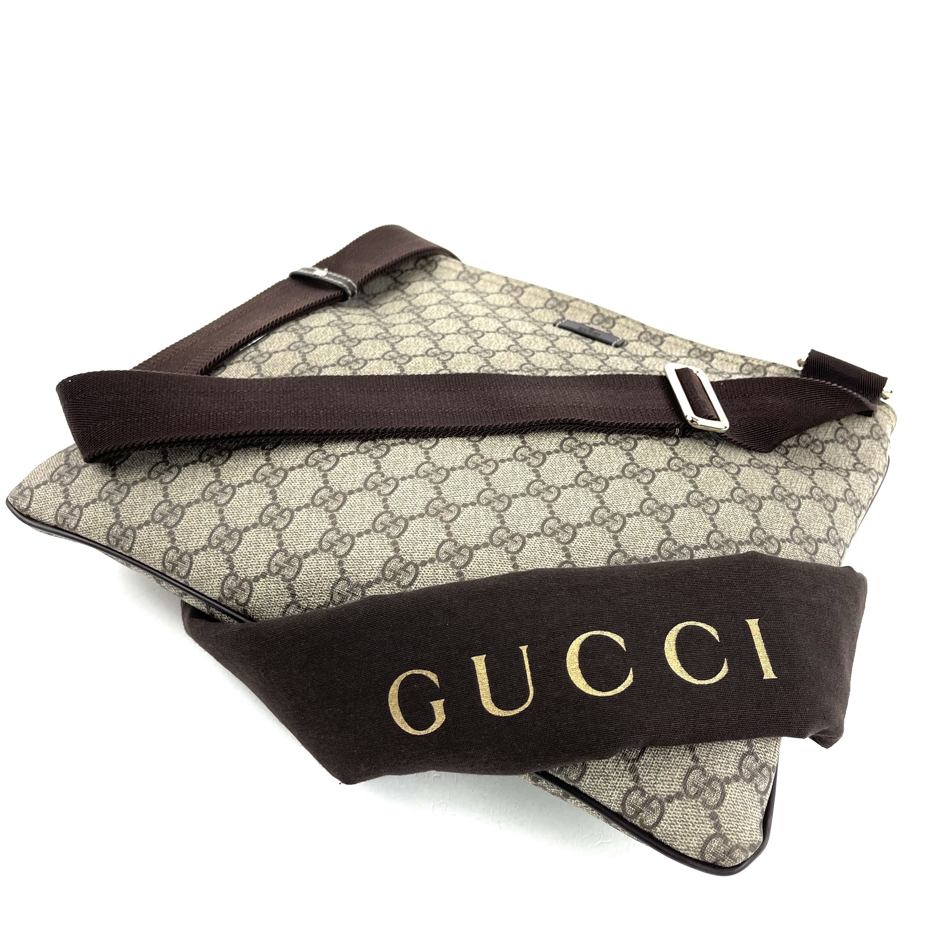 GUCCI GG Supreme Flat Messenger Bag